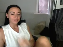 Amateur Live Sex Cam of Carlalicious