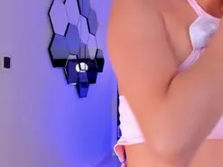Amateur Watch Live Sex Cams of KyomiVelvet