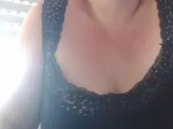 Amateur Live Sex Cam of Llara
