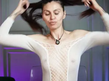 Bongacams Live Porn of LucyBook