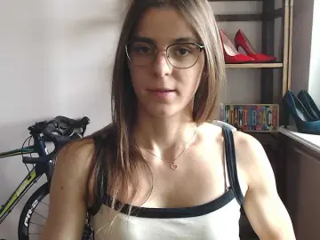 Bongacams Watch Live Sex Cams of MegiKiss