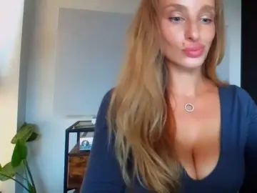 Bongacams Best live sex cam show of MarilynShow