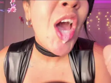Bongacams Watch Live Sex Cams of Vicky-Ruiz