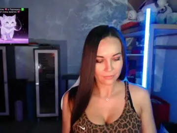 Bongacams Sex Cam of QWEENII