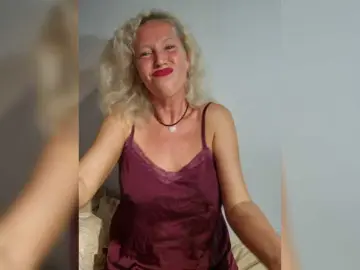 Bongacams Sex Cam of MoonKitten
