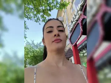 Bongacams Adult Webcam of CrazyPussy07