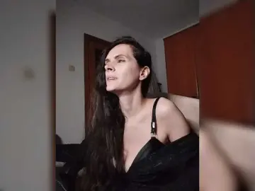 Bongacams Live Sex Cam of SexQueen11