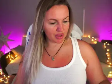 Bongacams Best live sex cam show of KiraCandyS