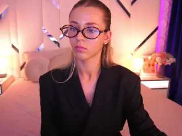 Bongacams Adult Webcam of LoveeDove