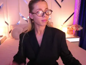 Bongacams Adult Webcam of LoveeDove