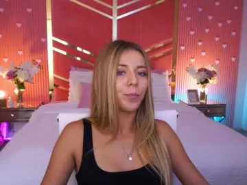 Bongacams Nude Webcam of LoveeDove