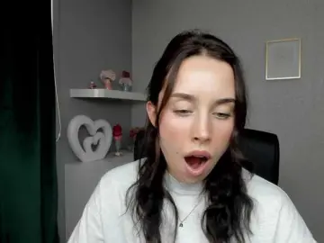 Bongacams Sex Chat of adeleLive