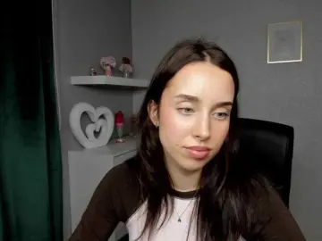 Bongacams Watch Live Sex Cams of adeleLive