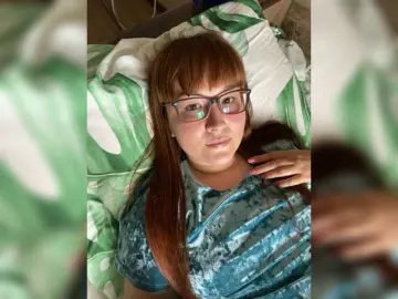 Bongacams Live Sex Cam of Fox-Lisa