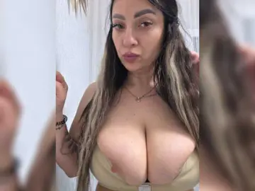 Bongacams Nude Webcam of vipbrunetka