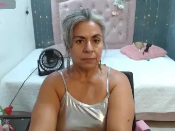 Bongacams Watch Live Sex Cams of lalisha-96