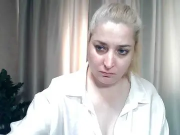 Bongacams Watch Live Sex Cams of KickaIricka
