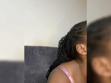 Bongacams Watch Live Sex Cams of Curvy-maxy9