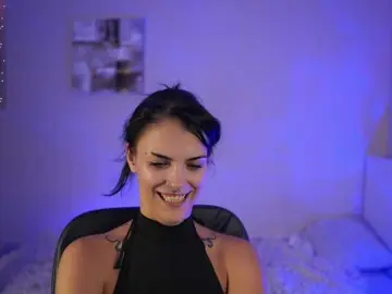 Bongacams Watch Live Sex Cams of Paulinemedonca
