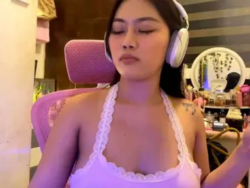 Bongacams Nude Webcam of LesliDine