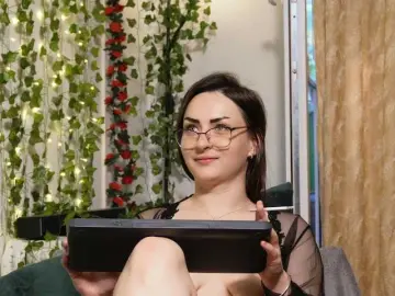 Bongacams Sex Cam of NaughtYHomemadE
