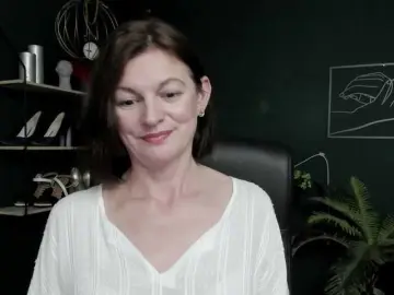 Bongacams Nude Webcam of mrsVivian