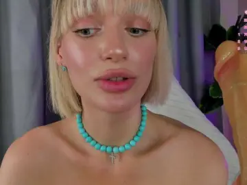 Bongacams Live Sex Cam of IceStrawberry