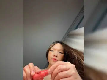 Bongacams Adult Webcam of Cute-Lolly