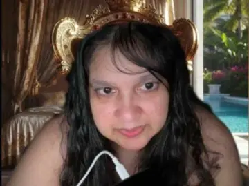 Bongacams Live Sex Cam of DUMBHOEMELANIE