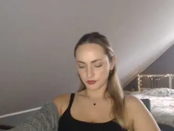 Bongacams Watch Live Sex Cams of ScarlettXQueen