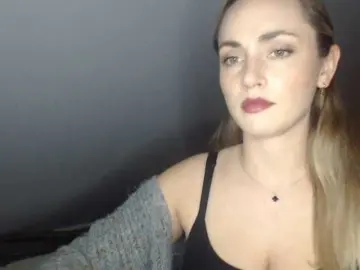 Bongacams Sex Cam of ScarlettXQueen