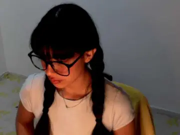 Bongacams Watch Live Sex Cams of meganmiauu