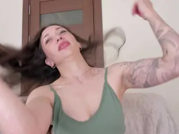 Bongacams Live Sex Cam of Monifoxy