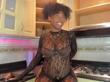 Bongacams Watch Live Sex Cams of AmiraJones