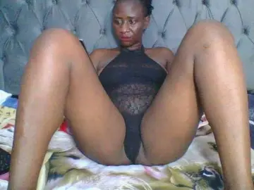 Bongacams Watch Live Sex Cams of Silentqueen93