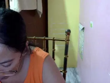 Bongacams Watch Live Sex Cams of MystiqueMiss