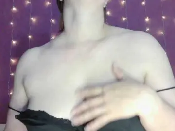 Bongacams Free Porn Cam of SoftMoon