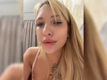 Bongacams Watch Live Sex Cams of EwaBrown