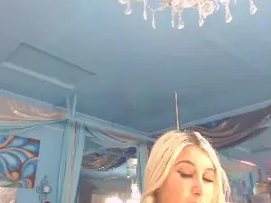 Cam4 Free Live Porn of adrianna_fox