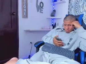 Cam4 Live Porn of Adan_oriol