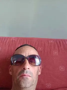 Cam4 Watch Live Sex Cams of comilon77