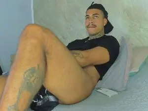 Cam4 Free Live Porn of drake_hott_