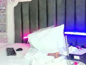 Cam4 Nude Webcam of Claire_Mckenzie