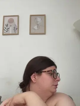 Cam4 Live Porn of beb2hot