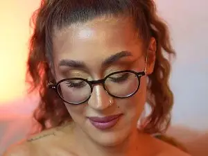 Cam4 Sex Chat of AileenKiss