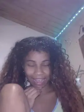 Cam4 Free Live Porn of Rowane1