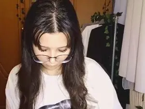 Cam4 Free Porn Cam of KenishaKudzma