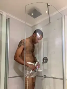 Cam4 Live Sex of BulgeFeet