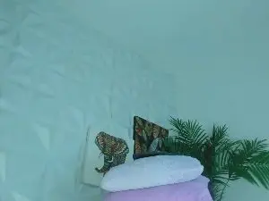 Cam4 Free Live Porn of Hellen_Sky