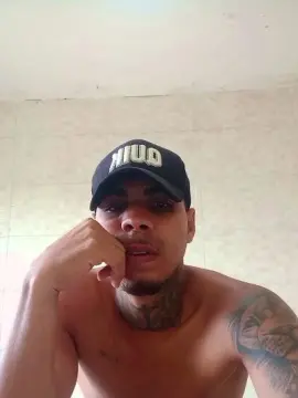 Cam4 Free Live Porn of Whandaode22cm